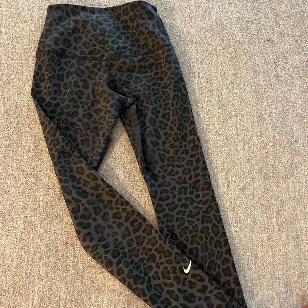 Nike Dri Fit Leopard Print Leggings